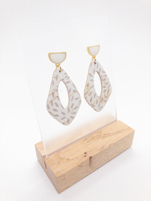 TEAR DROPS CORK EARRINGS | WHITE MUM