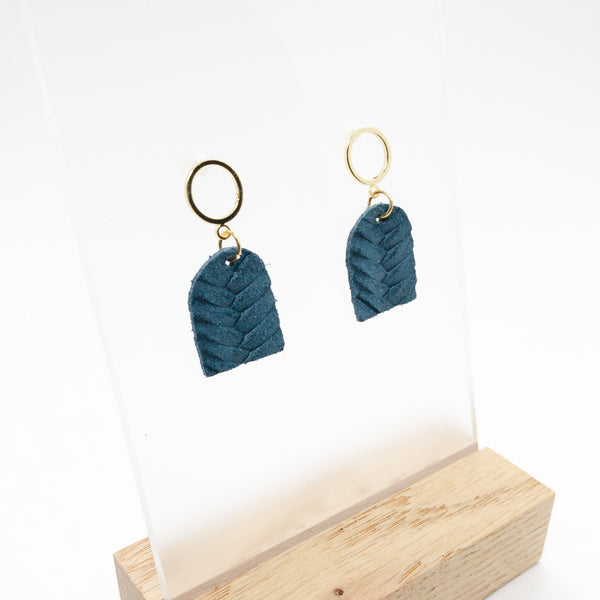 SMALL LEATHER EARRINGS | NAVY BRAID