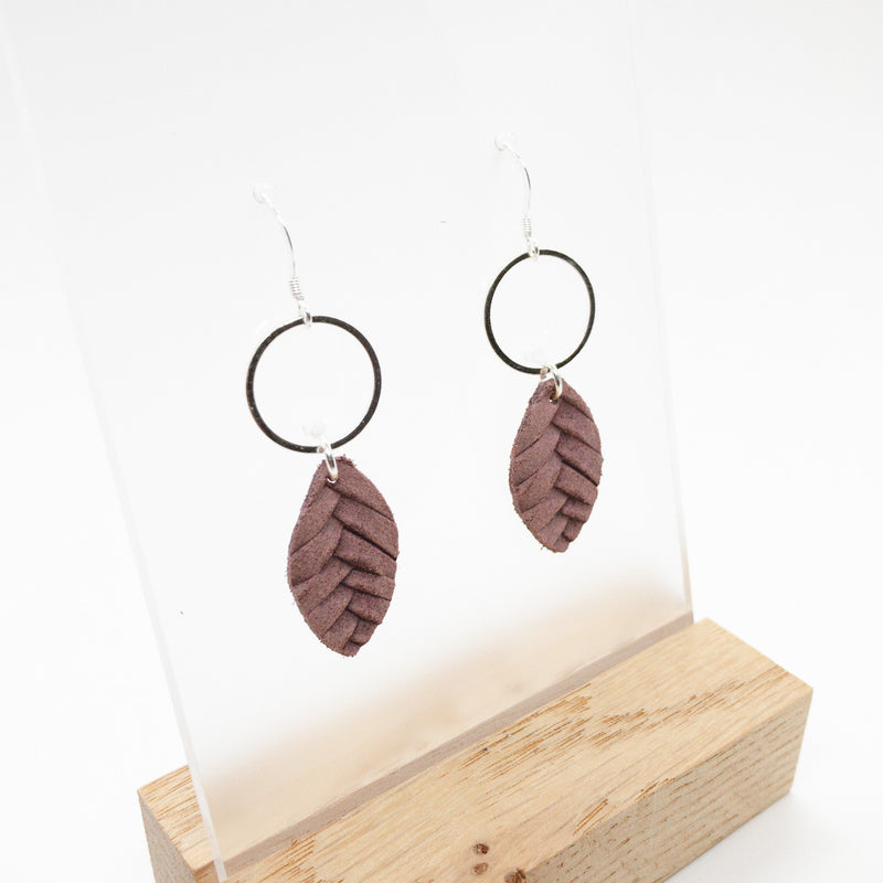 SMALL LEATHER EARRINGS | ANTIQUE MAUVE
